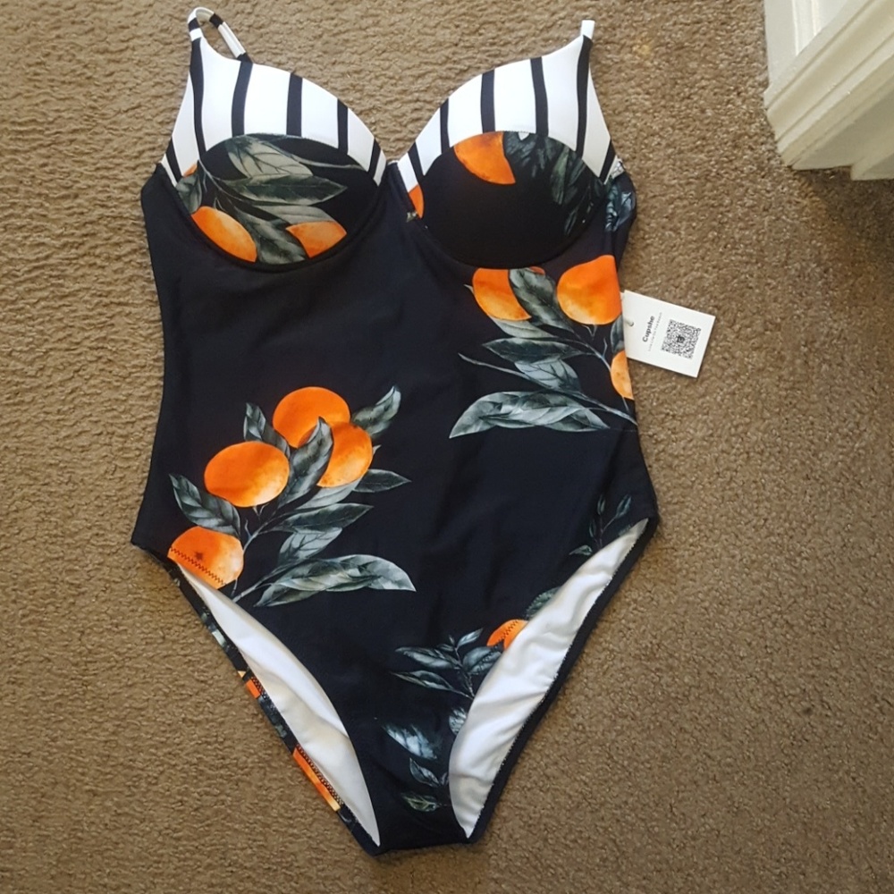 Cupshe One Piece Swimsuit, NWT, Size L.